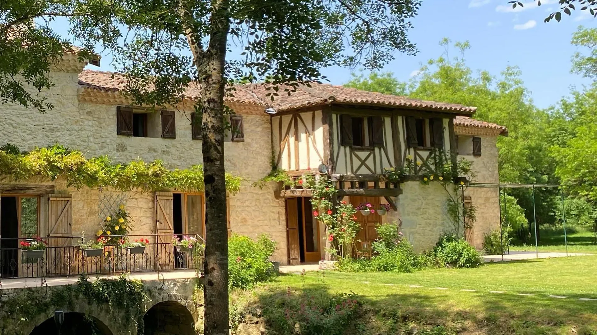 Gite Le Moulin Samsara Homps  Country house Homps (Gers)